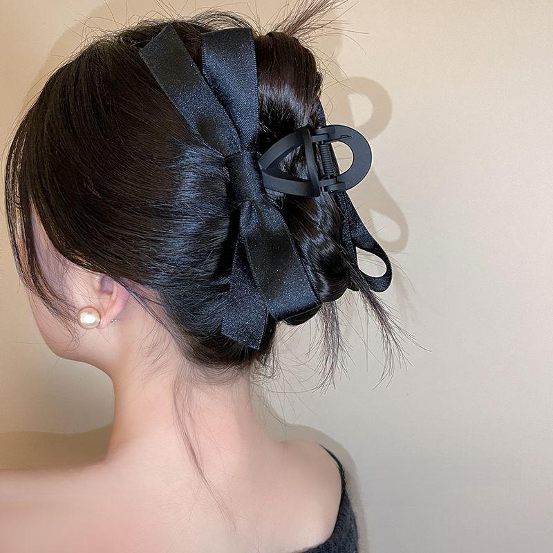 Hepburn Style Black Bow Hair Clip - Elegant Shark Hairpin for Women