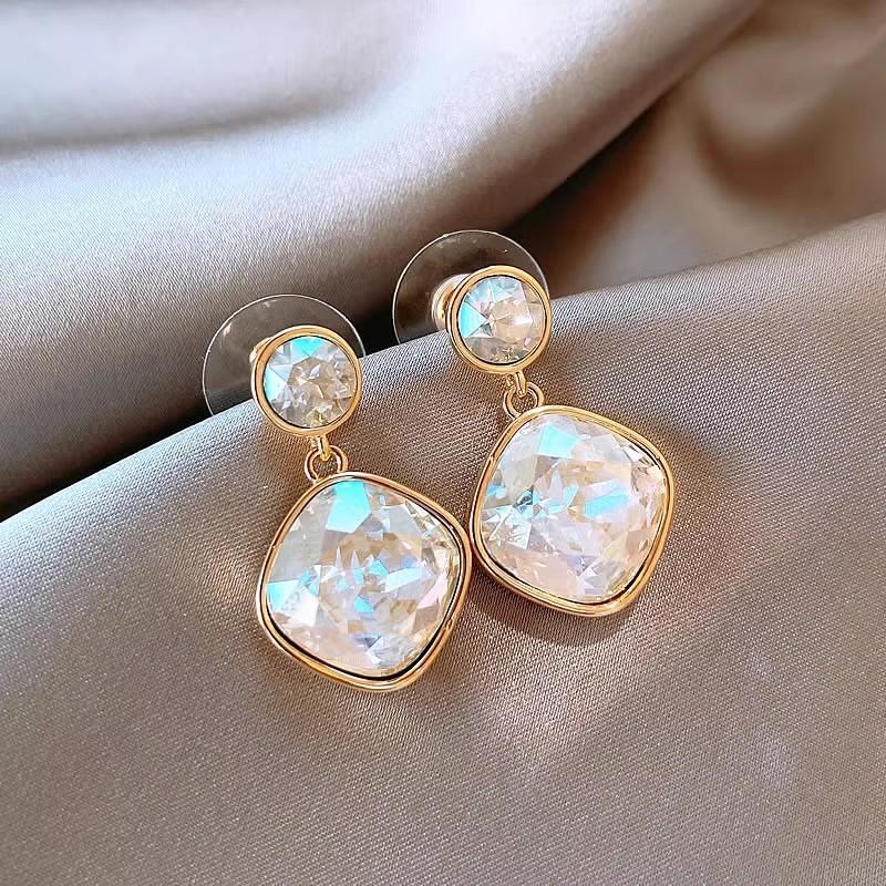 

Unique temperament earrings золотой