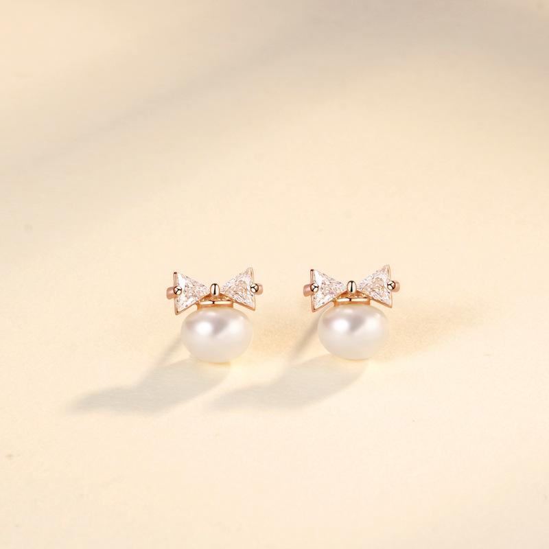 New Niche Design Bow Pearl Earrings Temperament Light Luxury Simple Silver Needle Fashion Stud Earrings