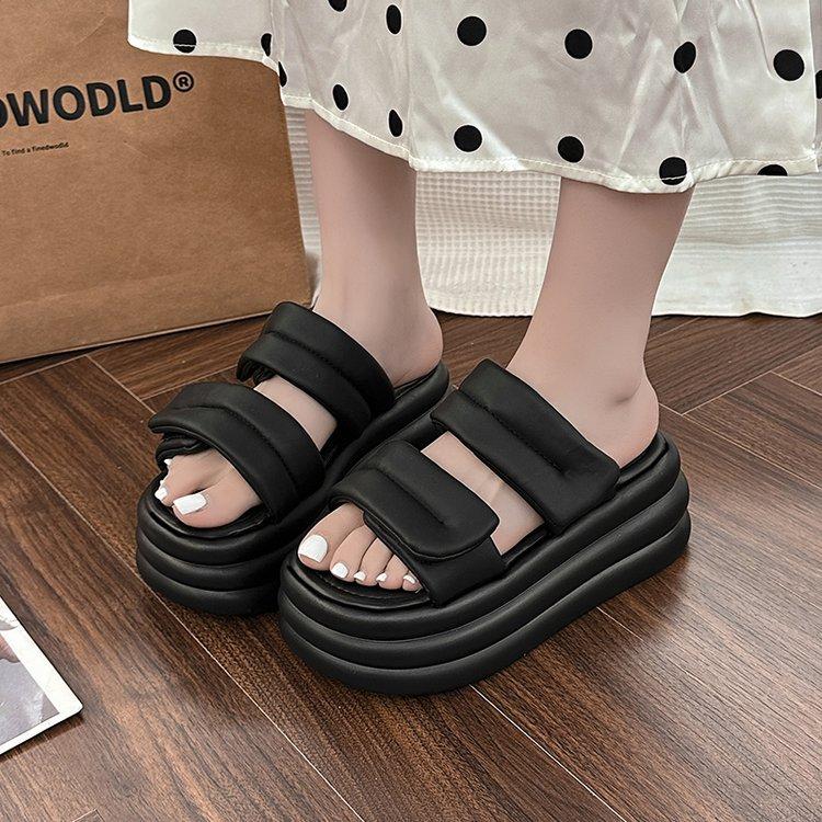 Nischen-Slipper Damen-Outdoor 2024 Sommer neu dicksohlige erhöhte Tritt-in-Scheiße bequeme vielseitige rutschfeste Ein-Wort-Slipper