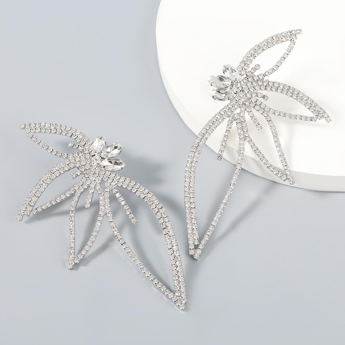 

Новые сверкающие серьги-капли со стразами и цветами, серьги для женщин, вечерние, свадебные аксессуары, модные роскошные ювелирные изделия