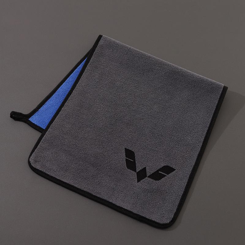 Толстое впитывающее полотенце с логотипом для салона автомобиля