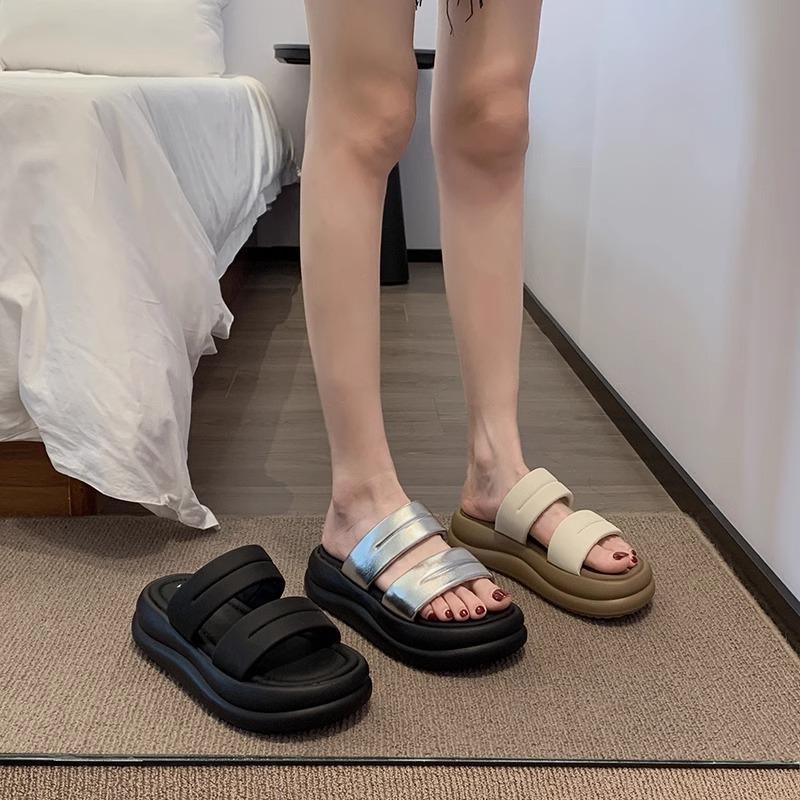 Fashion Hot Selling Fashion Women Shoes 2025 Women's Sandals New Summer Outdoor Thick Bottom Sports Beach Shoes Black Casual Roman Shoes