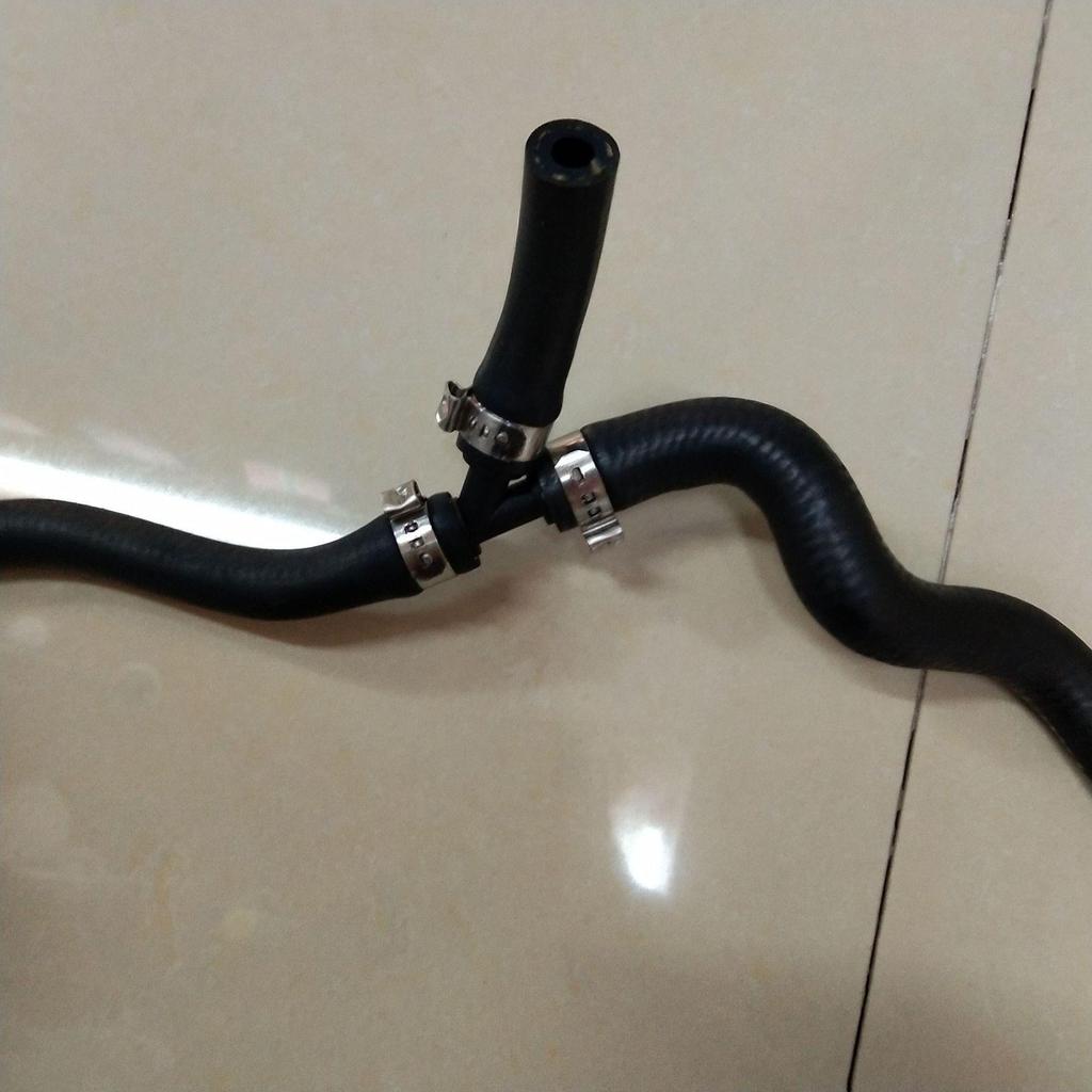 BMW E65/E66 Radiator/Water Tank Hose 17127541146