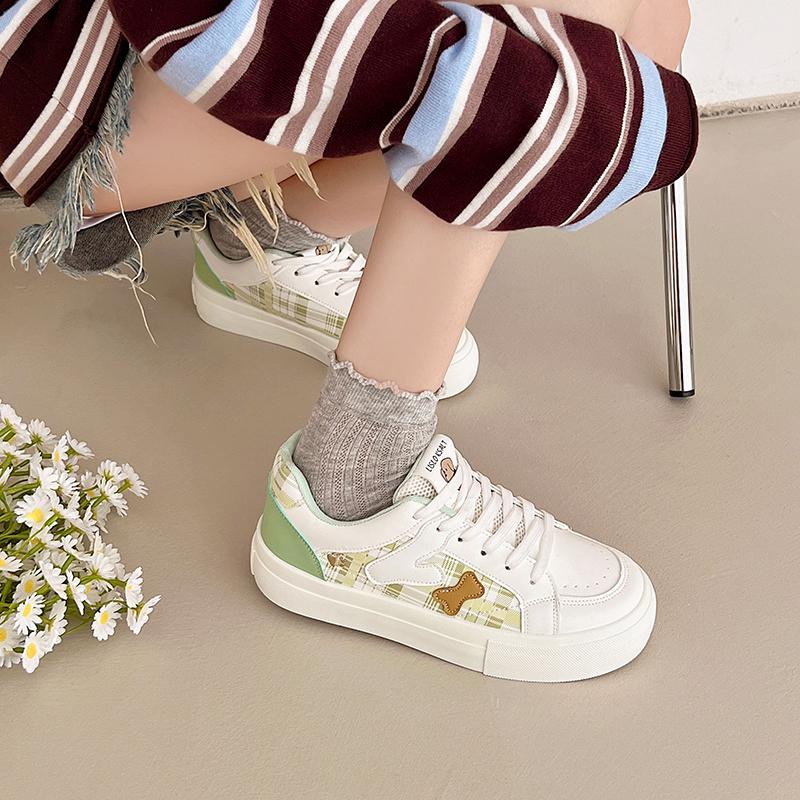 Frühling und Herbst Neue Damen Freizeitschuhe Dicksohlige Niedrig geschnittene Schlichte Bequeme Langlebige und Modische Board-Schuhe