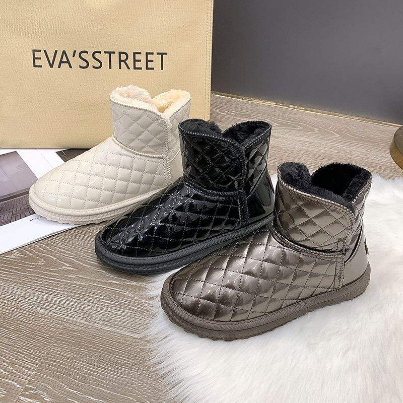 Winter Snow Boots Women's New Versatile Short Boots Flat-bottomed Short Boots Thickened Velvet Thermal Cotton Boots Student Cotton Shoes