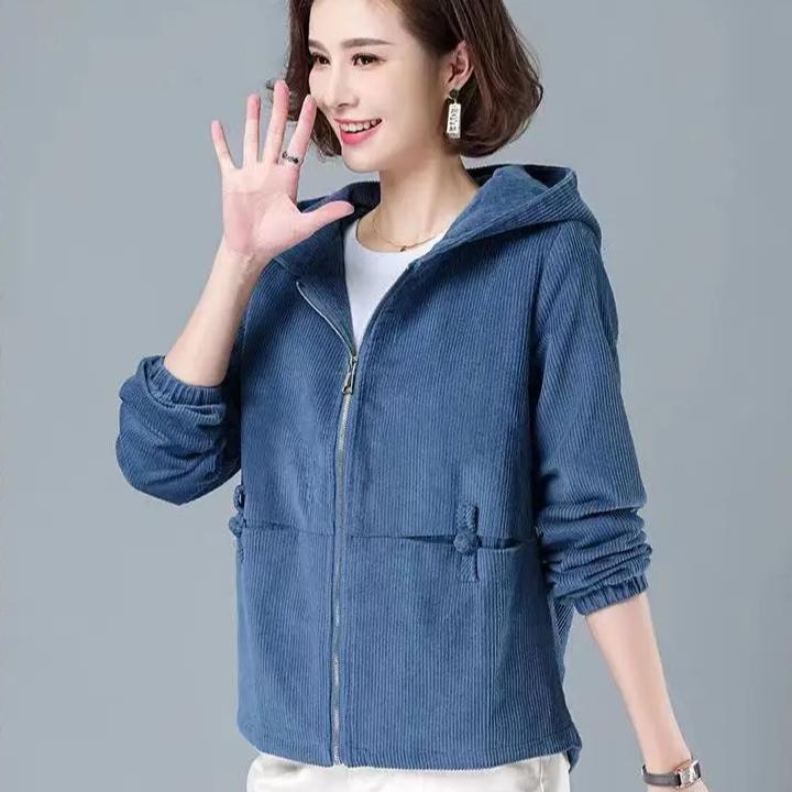 Короткая вельветовая женская куртка в корейском стиле — фото 6