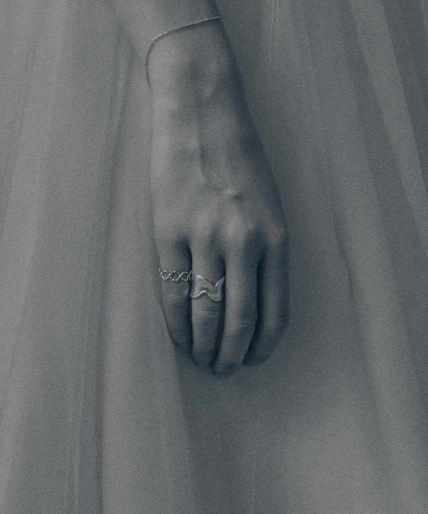 Fademine Half Corsage Ring
