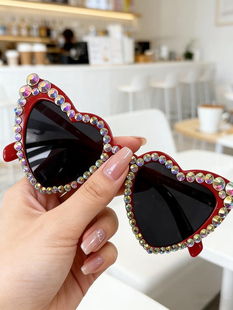 2026 Sparkle Heart Shaped Sunglasses Rhinestone Trim Multiple Color Options Fashion Eyewear For Street Style KJ194