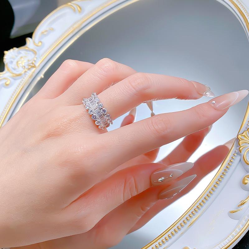 Zhu Zhi Fan S925 Sterling Silver Half Circle Inlaid Ring: Women's Fashionable and Versatile Design