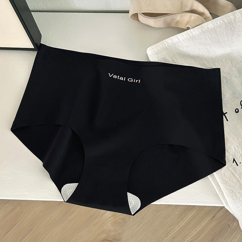 

Yoga Fitness Seamless Panties Summer Ice Silk Antibacterial Non Hip Women’s Panties one size чорний