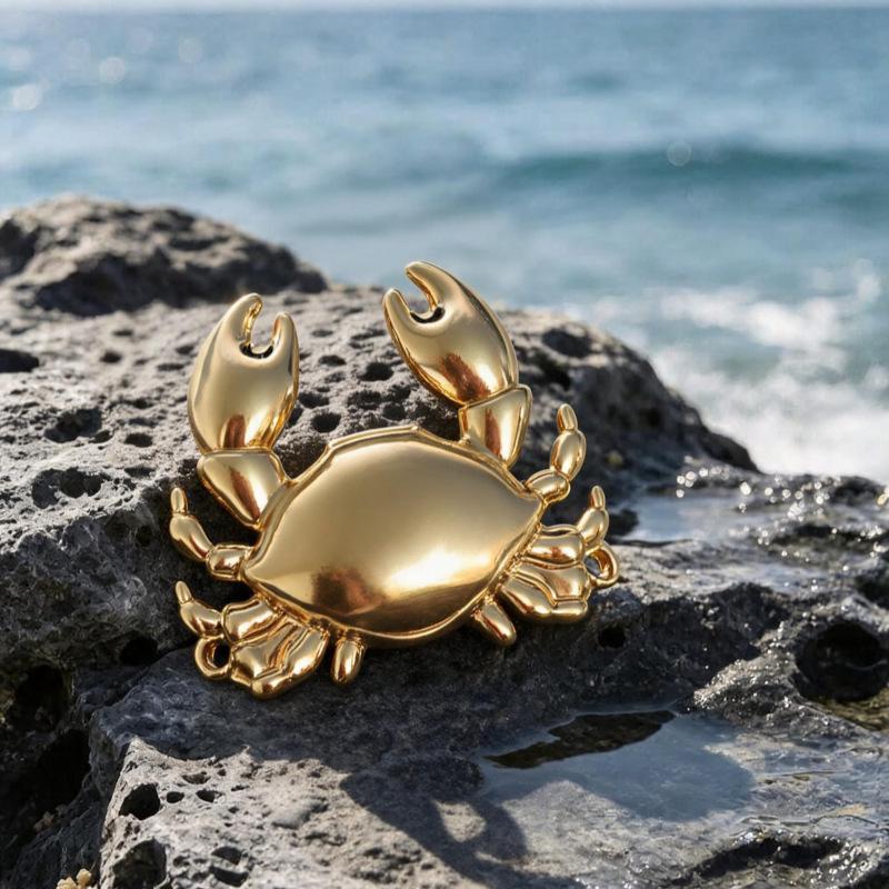 Retro Ocean Crab Animal Metal Brooch Fashion Shaped Lapel Pin 1Pcs Durable Decor for Daily Wear Party Costume Friend Gift