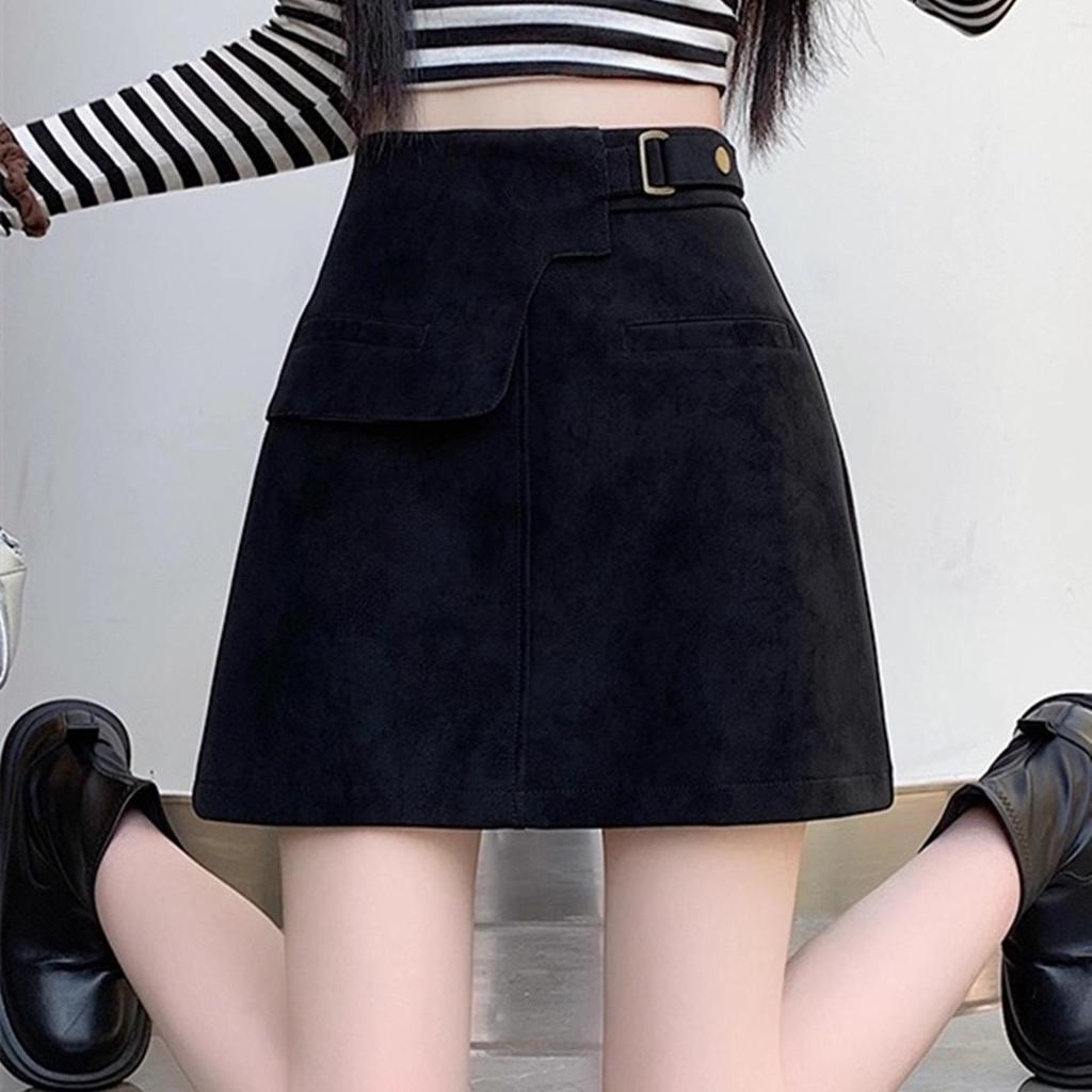 European Style Black Suede Plush Plus Size PU Leather Short Skirt for Women - Slimming, Hip-Hugging Spring/Autumn Fashion.