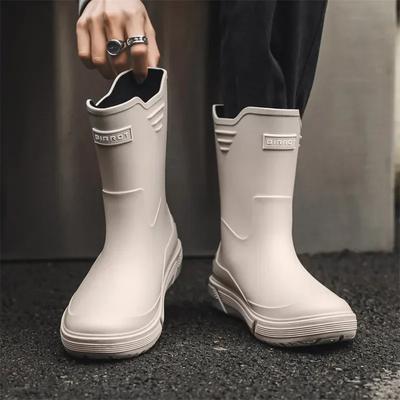 Botas de lluvia de media pantorrilla coreanas transfronterizas, zapatos de lluvia antideslizantes y resistentes al desgaste para hombres, botas de goma impermeables, zapatos de agua para parejas 2024