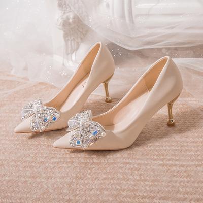 Zapatos de Salón de Tacón Fino para Mujer Otoño Nuevo Punta Afilada Boca Baja Adorno de Mariposa con Pedrería Antideslizantes Escote Bajo