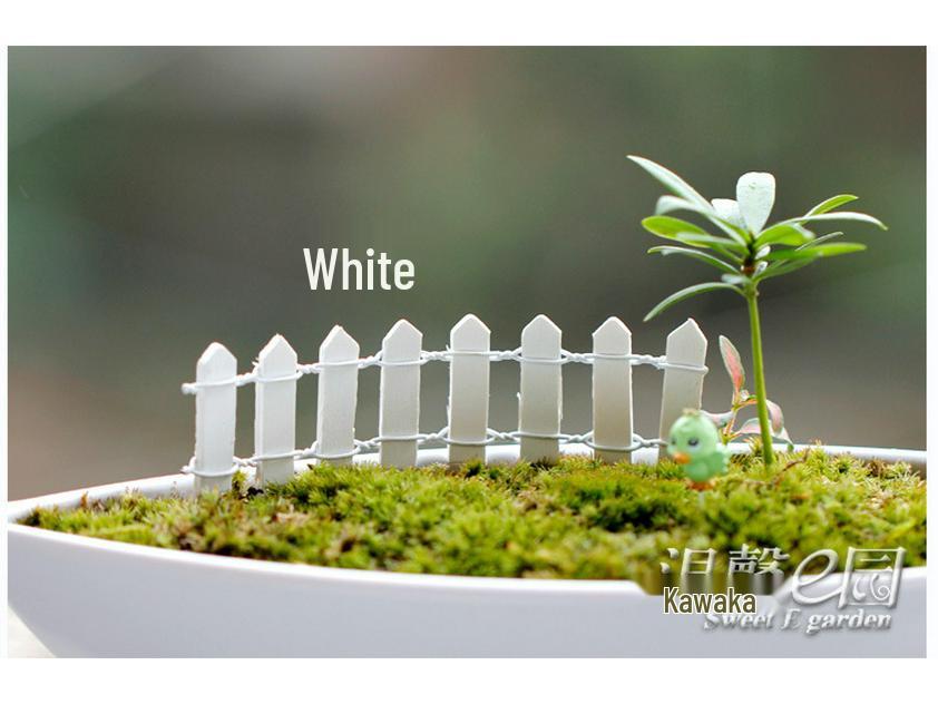 Miniature DIY Building Model: Moss, Micro Landscape Ornaments, Resin Animal & Plant Figures