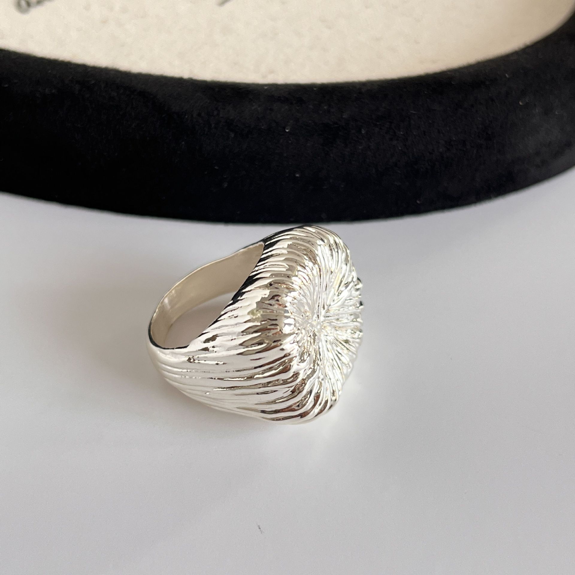 

новые фейерверки квадратные и круглые серьги высокого класса золотые и серебряные двухцветные нишевые легкие роскошные высококачественные серьги женские