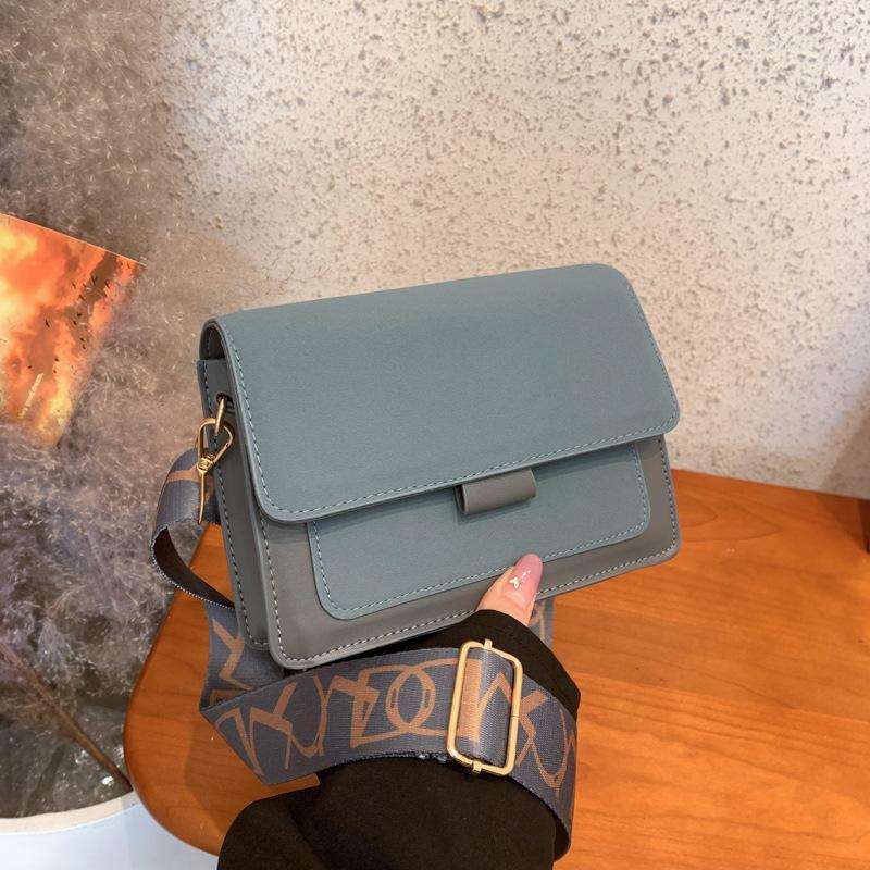 Popular contrasting color single shoulder small square bag retro new texture fashionable woven wide shoulder strap women's bag
