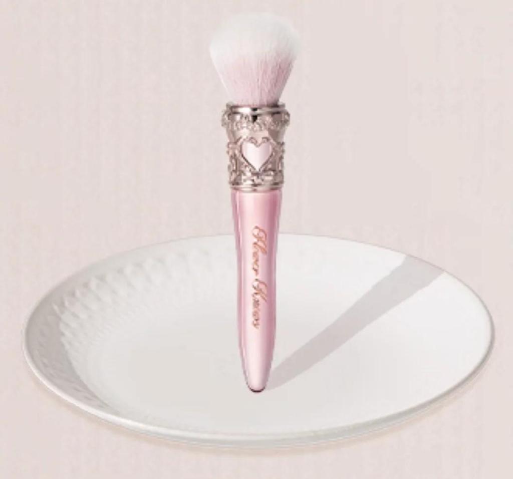 Flower Knows The Sweetie Bear Rounded Blush Brush Loose Powder makeup Brushes
