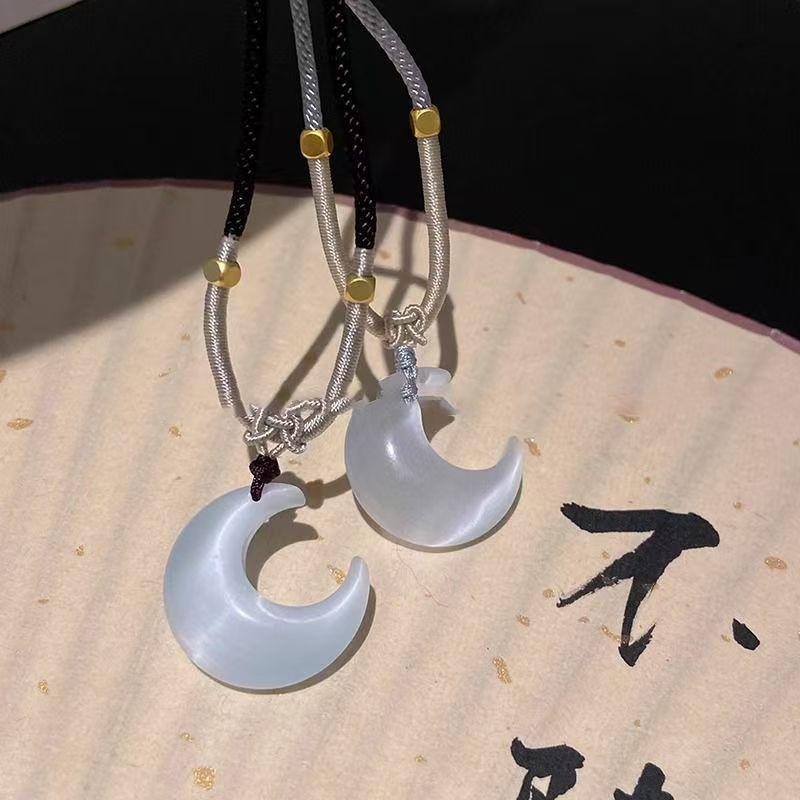Boho Long Pendant Sweater Necklace for Women Leaf Beaded Detail Adjustable Rope Chain for Casual Vacation Wear