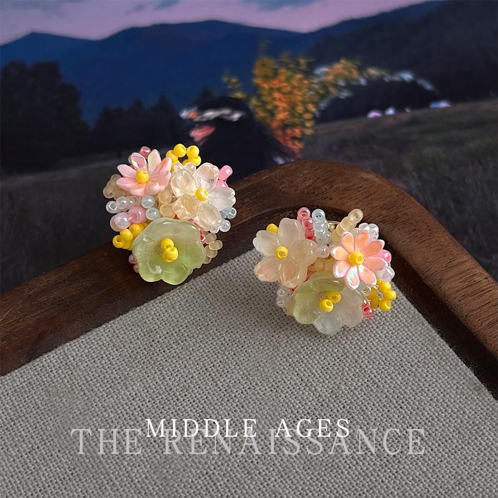 Atmosphere dopamine! Premium version handmade colored hydrangea flower stud earrings sweet niche earrings beaded earrings women