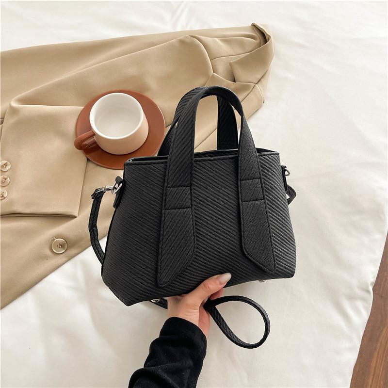 Женские сумки женские 2025 весна новый тренд женские сумки большой вместимости модные полосатые лоскутные сумки-тоут сумки