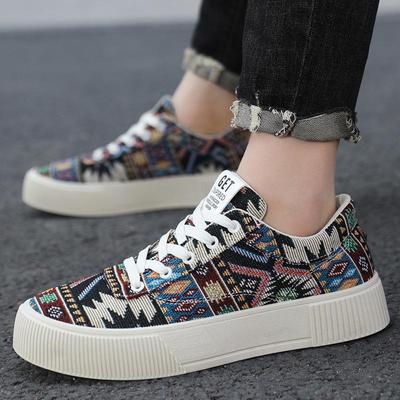 2025 Retro Jacquard Ethnische Herren Low-Top Schuhe - Koreanischer Stil, Extra Groß, Vielseitig und Trendig