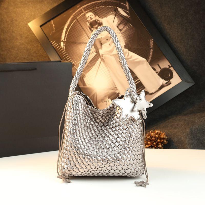 Woven big bag new fashion leather women's bag fashion trend large capacity shoulder bag grid bucket bag