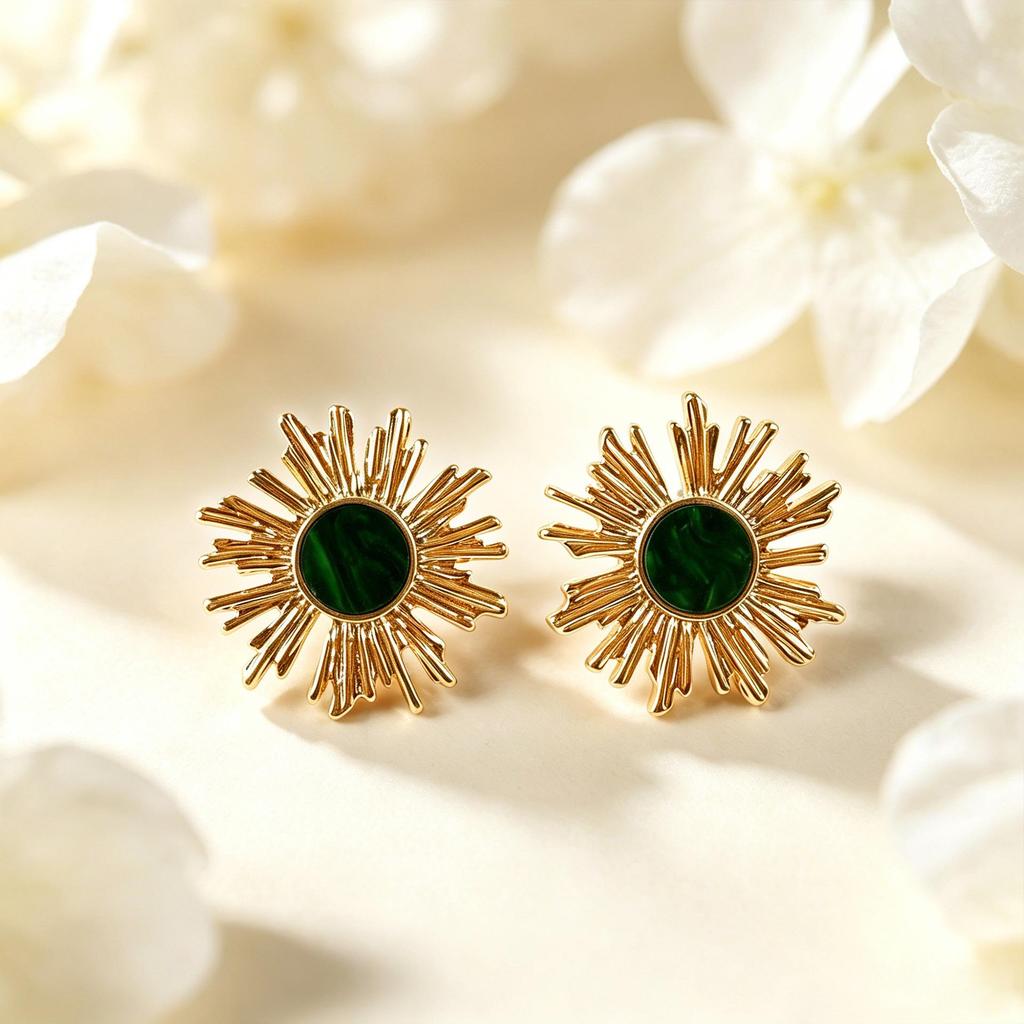European & American Sunflower Eye Stud Earrings: Luxurious Retro Design, High-End Stainless Steel