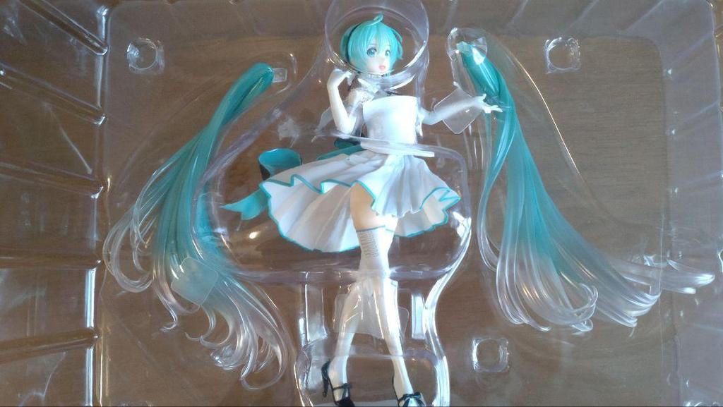 [USED] Miku Symphony 2019 Figures