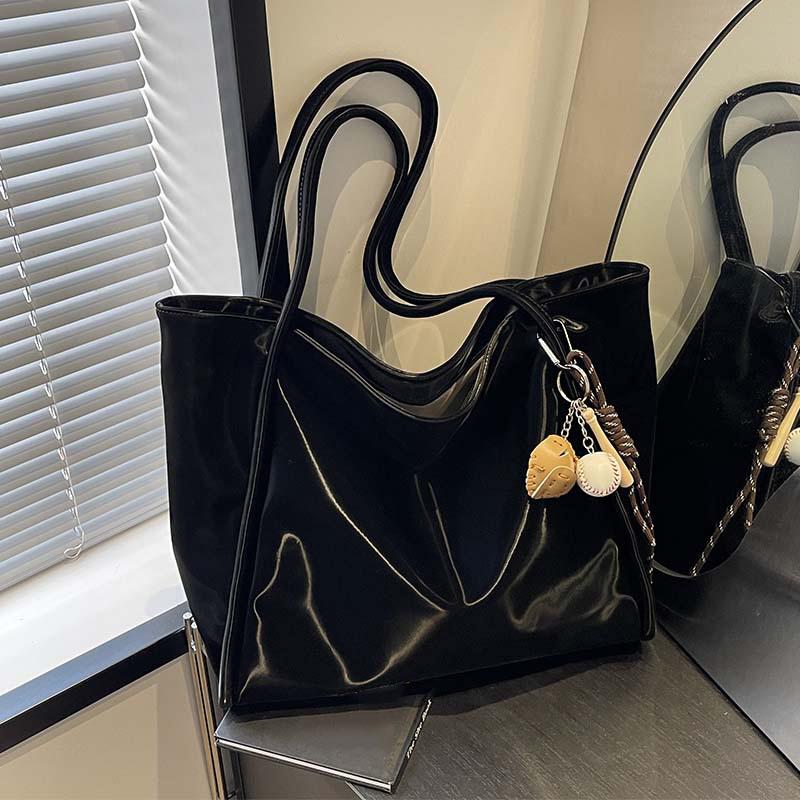 Černá velkokapacitní taška pro ženy Nové jednoduché kabelky přes rameno z měkké PU kůže Dámské kabelky na dojíždění