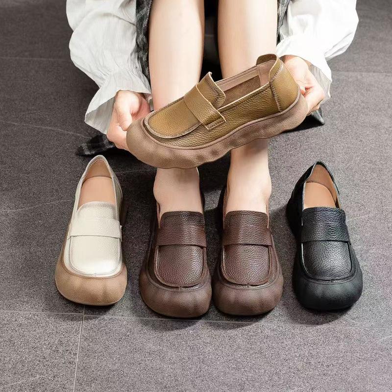 New Women's Loafers with A Shallow Opening, Round Toe, Comfortable and Versatile Soft Leather Flat Shoes