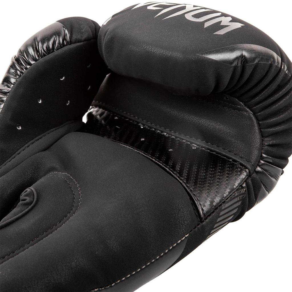 VENUM Impact Classic Boxing Gloves (Black/Black) (10oz)