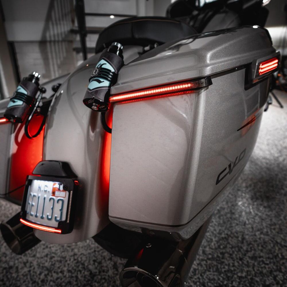 NEUE LED-Tracer-Rücklicht-Satteltaschenleuchten für Harley CVO Street Glide/Road Glide/ST (2023–2025) - Blinker/Bremslicht/Fahrlicht-Anzeige