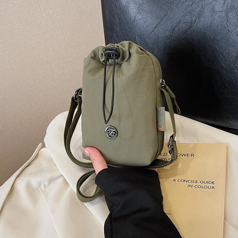 Mobile Phone Bag Simple Puff Small Shoulder Bag for Women New Summer Mini Kettle Bag Versatile Light Crossbody Bag for Men