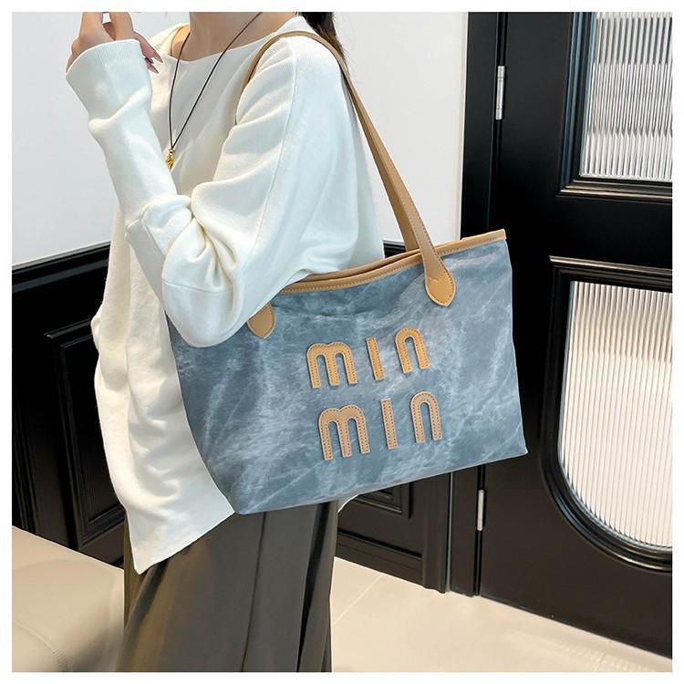 Large Capacity Women's Tote Bag - 2025 New Autumn/Winter Collection: Versatile & Stylish Shoulder Bag