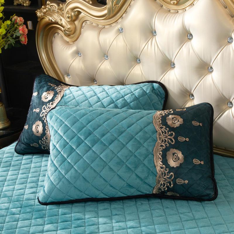 Winter Crystal Velvet Single-piece Padded Lace Bed Skirt Thickened Thermal Mattress Cover Mattress Cover Non-slip Bed Cover Pad