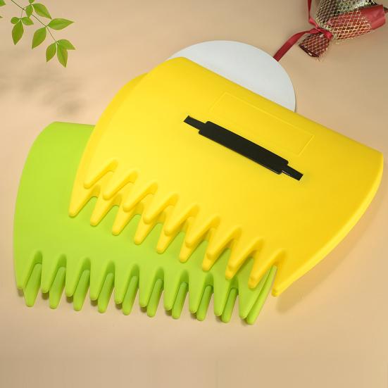 1 Pair Leaf Scoops Hand Rakes Leaf Pick-up Claws Lawn Debris Scooper Large Leaf Grabbers for Picking Up Leaves Clippings Grass