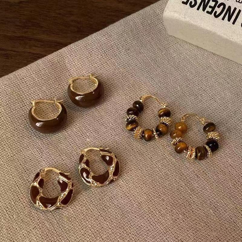 Tiger Eye Ear Cuff & Earrings: Retro Light Luxury, Exquisite Autumn/Winter High-End Style for Women
