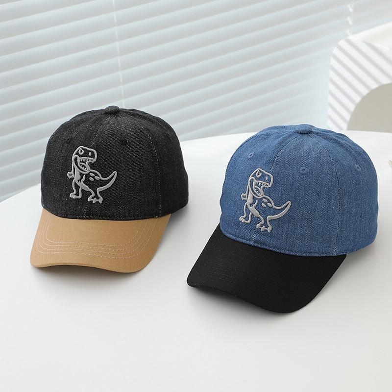 Boné de Baseball Infantil com Bordado de Dinossauro e Bico de Pato para Proteção Solar