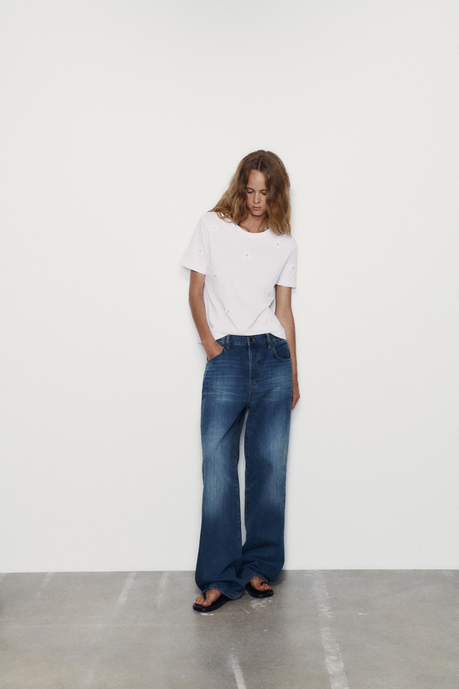 

ХЛОПКОВАЯ ФУТБОЛКА С ЦВЕТОЧНЫМ ЦВЕТОМ