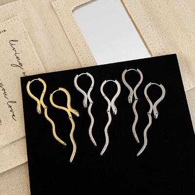 Light Luxury Unique Full Zirconium Spirit Snake Ear Buckle Women'S Personality Fashion Temperament Elegant Commuting Fashion Versatile Earrings