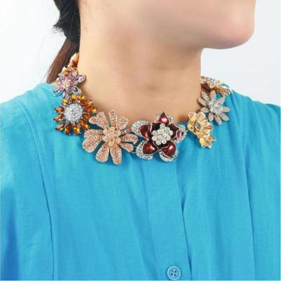 Vintage Statement Colorful Rhinestone Flower Choker Necklace For Women Exaggerated Fashion Holiday Party Jewelry Neck Accessory