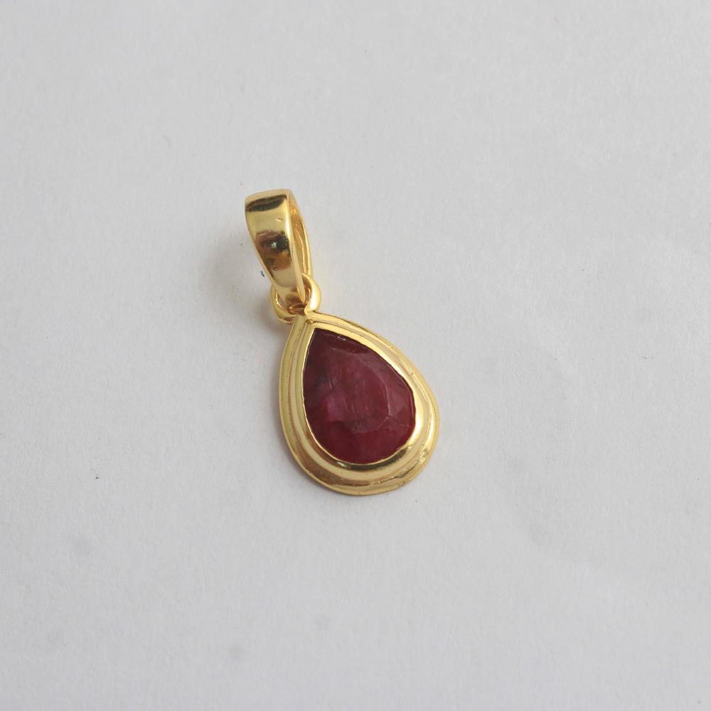 Лабораторный кулон с покрытием из желтого золота и рубина — фото 2