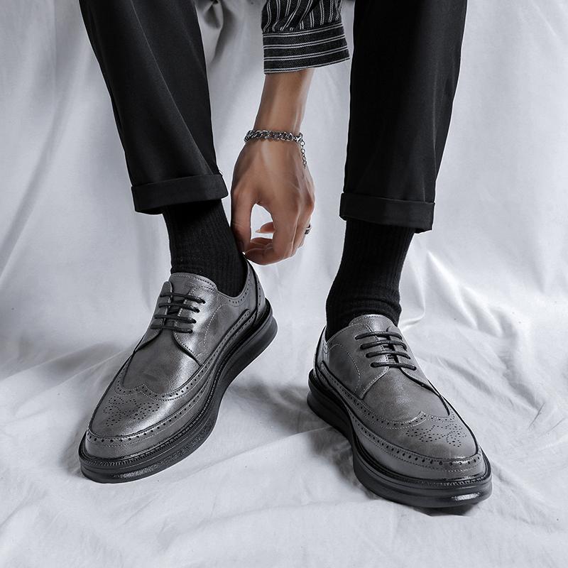 Heißer Verkauf Herren Freizeitschuhe Luxus Lackleder Flach Designer Schuh Herren Bequem Party Büro Business Casual Schuh Elegante Slipper