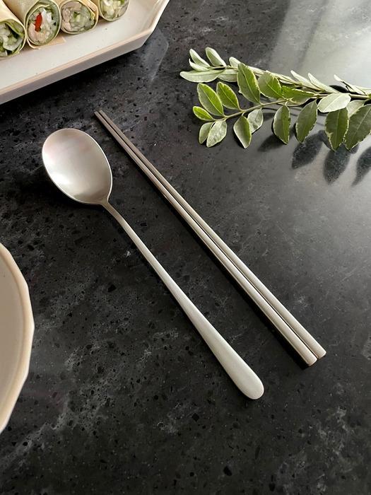 

Surfinia Ewigshtern Karr Cutlery Korean Cutlery Set (Spoon + Chopsticks) spoon + chopsticks