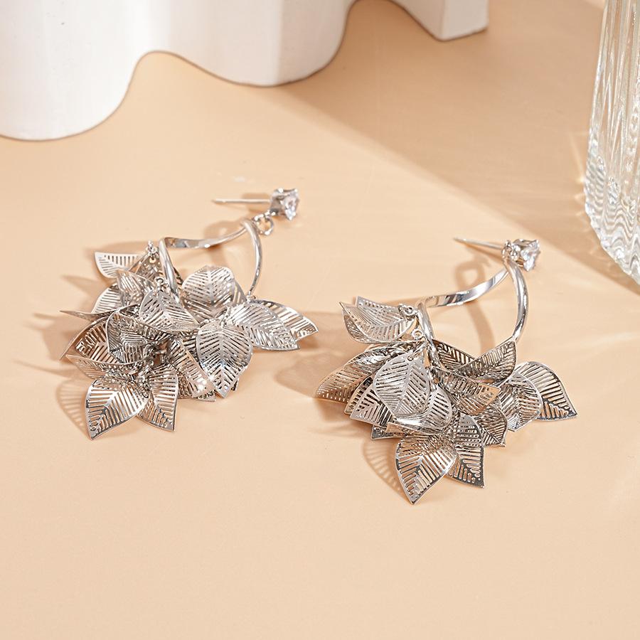 

Модні сережки-краплі для жіночих прикрас срібний