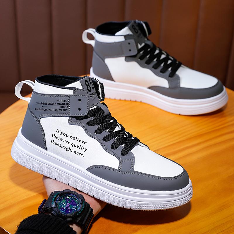 Vielseitige Sport- und Freizeit-Jugend-Board-Schuhe kleiner Herbst Herren-Weiße Schuhe Innenhöhenerhöhung Trendmarke Putian High-Top Herrenschuhe Trendschuhe