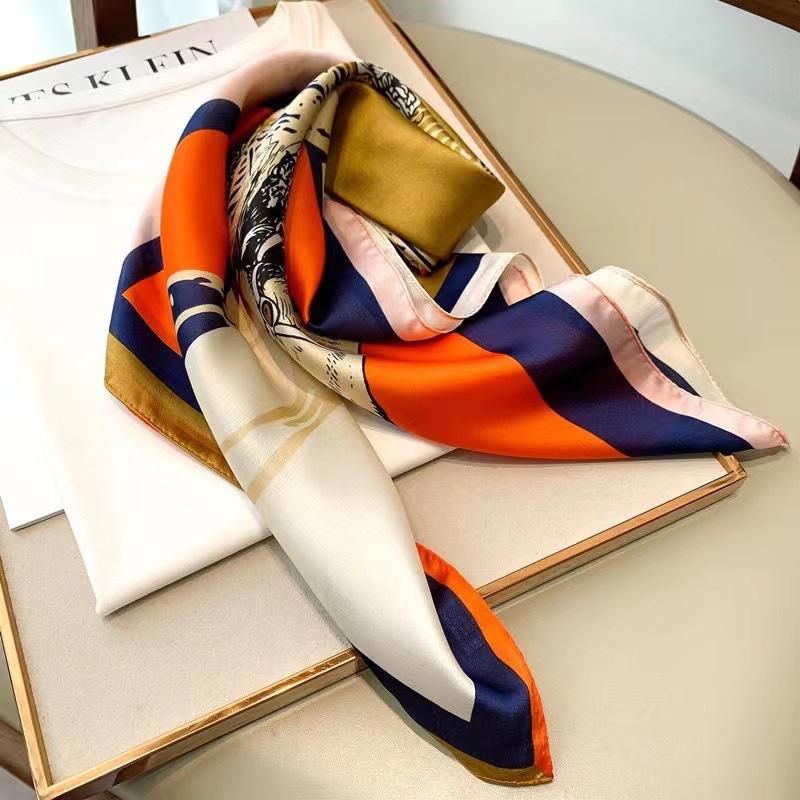 Small square scarf silk scarf women's 71x71 Korean versatile decoration with suit shirt professional scarf neck protection thin scarf