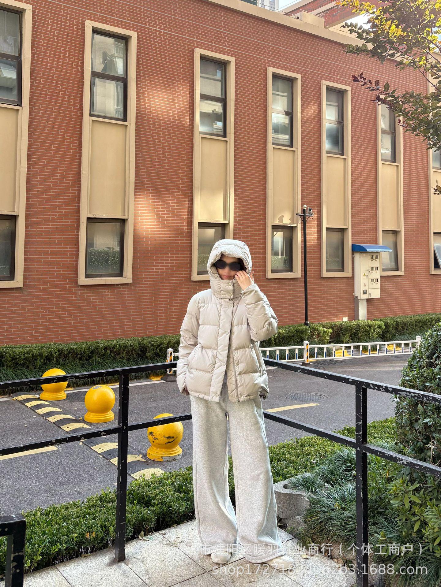 

Women s 2025 Loro Piana Hooded Down Puffer Jacket - Stand-Up Collar, Solid Color, Windproof, Fashionable Outerwear 2